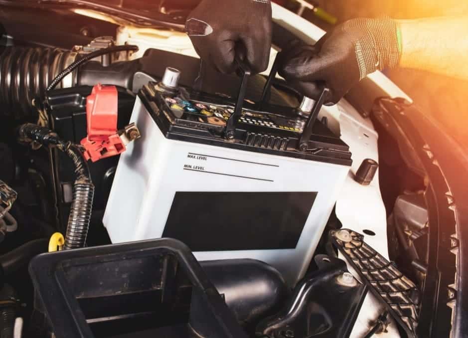 تنظیم‌کننده ولتاژ خودرو